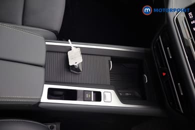 Volkswagen Passat Life Automatic Petrol Plug-In Hybrid Estate - Stock Number (1654189) - 13th supplementary image