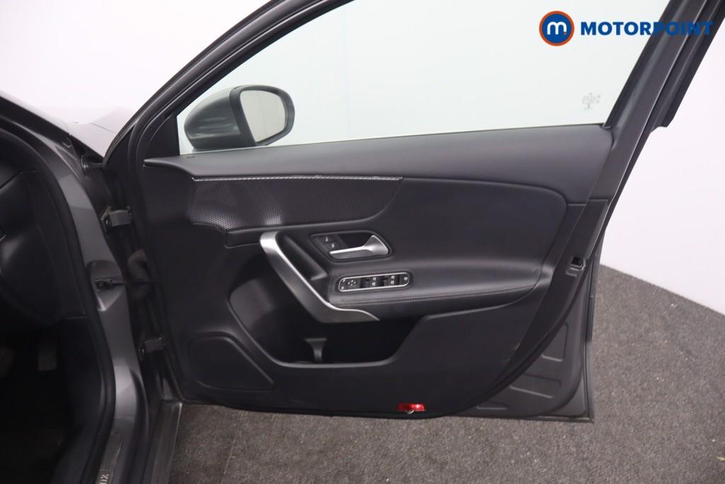 Mercedes-Benz A Class Sport Automatic Diesel Hatchback - Stock Number (1645282) - 8th supplementary image
