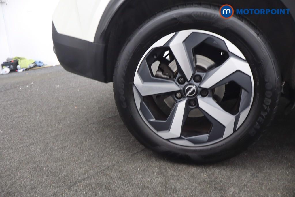 Nissan Qashqai N-Connecta Manual Petrol SUV - Stock Number (1651065) - 8th supplementary image