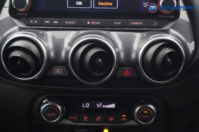 Nissan Juke N-Connecta Automatic Petrol-Electric Hybrid SUV - Stock Number (1651435) - 4th supplementary image