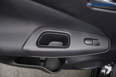 Nissan Juke N-Connecta Automatic Petrol-Electric Hybrid SUV - Stock Number (1651435) - 33rd supplementary image