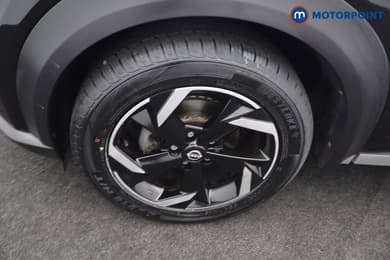 Nissan Juke N-Connecta Automatic Petrol-Electric Hybrid SUV - Stock Number (1651435) - 39th supplementary image