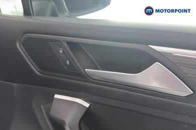 Volkswagen Tiguan Allspace R-Line Automatic Petrol SUV - Stock Number (1659126) - 42nd supplementary image