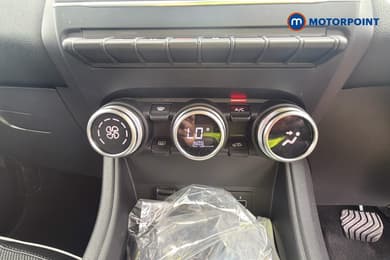 Renault Captur Se Edition Automatic Petrol SUV - Stock Number (1660401) - 21st supplementary image
