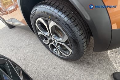 Renault Captur Se Edition Automatic Petrol SUV - Stock Number (1660401) - 39th supplementary image
