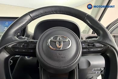 Toyota Yaris Cross Excel Automatic Petrol-Electric Hybrid Estate - Stock Number (1664634) - 5th supplementary image
