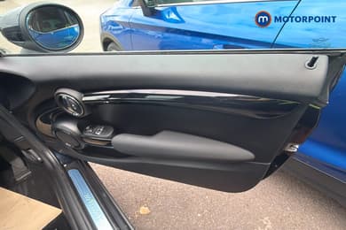 Mini Hatchback Cooper S Level 3 Automatic Electric Hatchback - Stock Number (1666697) - 42nd supplementary image
