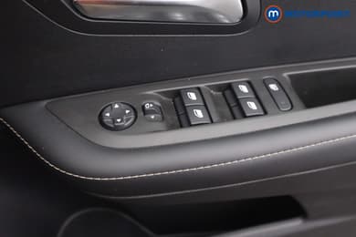 Peugeot 208 Allure Manual Petrol Hatchback - Stock Number (1642582) - 9th supplementary image