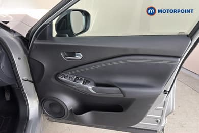 Nissan Juke N-Connecta Automatic Petrol SUV - Stock Number (1665091) - 19th supplementary image