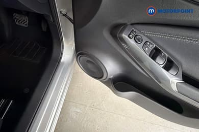 Nissan Juke N-Connecta Automatic Petrol SUV - Stock Number (1665091) - 21st supplementary image