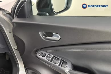 Nissan Juke N-Connecta Automatic Petrol SUV - Stock Number (1665091) - 42nd supplementary image