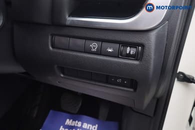 Nissan Qashqai N-Connecta Automatic Petrol SUV - Stock Number (1665601) - 14th supplementary image
