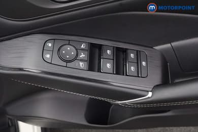 Nissan Qashqai N-Connecta Automatic Petrol SUV - Stock Number (1665601) - 17th supplementary image