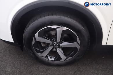Nissan Qashqai N-Connecta Automatic Petrol SUV - Stock Number (1665601) - 42nd supplementary image