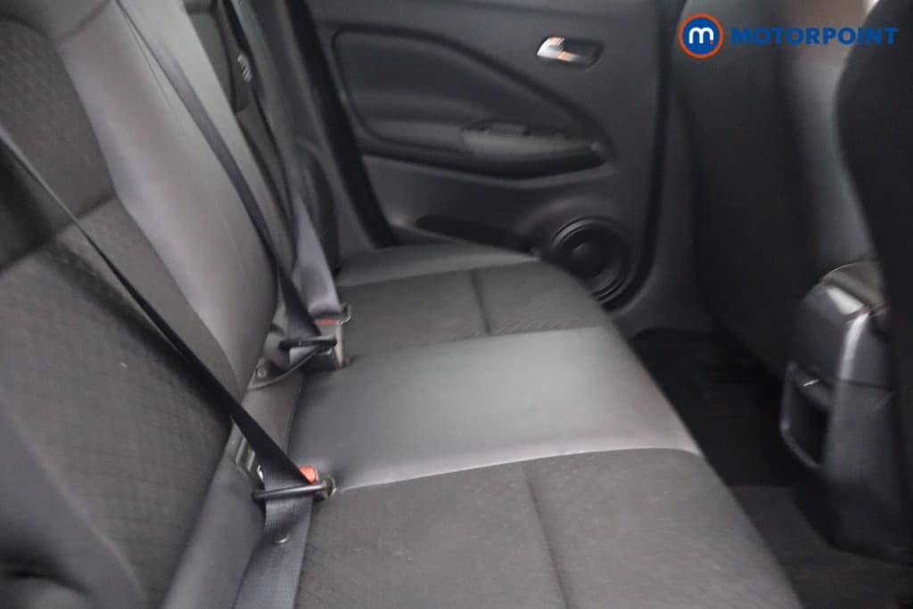 Nissan Juke N-Connecta Automatic Petrol SUV - Stock Number (1660475) - 8th supplementary image
