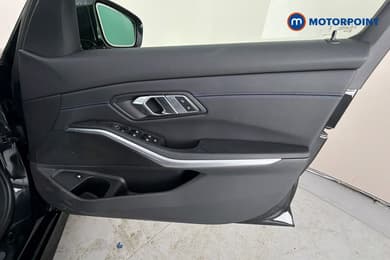 BMW 3 Series M Sport Automatic Petrol Plug-In Hybrid Saloon - Stock Number (1668451) - 19th supplementary image