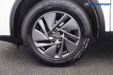 Nissan Qashqai Acenta Premium Manual Petrol SUV - Stock Number (1669498) - 24th supplementary image