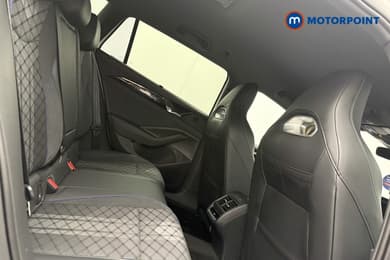 Volkswagen Passat R-Line Automatic Petrol Plug-In Hybrid Estate - Stock Number (1668358) - 9th supplementary image