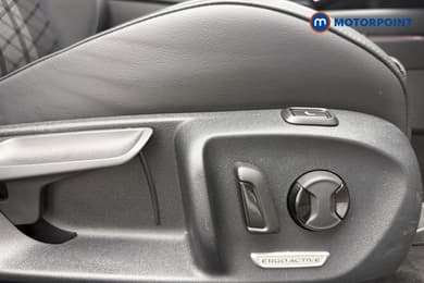 Volkswagen Passat R-Line Automatic Petrol Plug-In Hybrid Estate - Stock Number (1668358) - 18th supplementary image