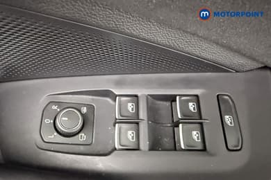 Volkswagen Passat R-Line Automatic Petrol Plug-In Hybrid Estate - Stock Number (1668358) - 21st supplementary image