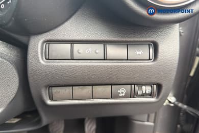 Nissan Juke N-Connecta Manual Petrol SUV - Stock Number (1668362) - 9th supplementary image