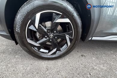 Nissan Juke N-Connecta Manual Petrol SUV - Stock Number (1668362) - 41st supplementary image