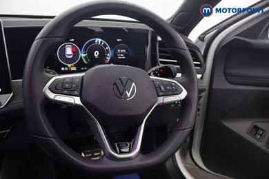 Volkswagen Passat R-Line Automatic Petrol Plug-In Hybrid Estate - Stock Number (1669004) - 5th supplementary image