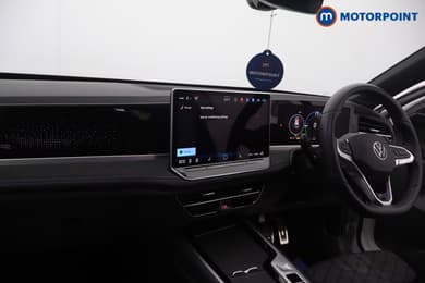 Volkswagen Passat R-Line Automatic Petrol Plug-In Hybrid Estate - Stock Number (1669004) - 9th supplementary image