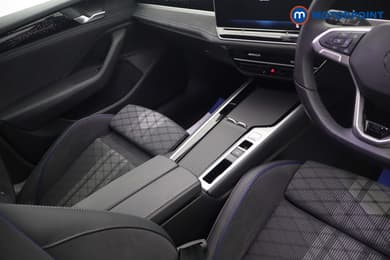 Volkswagen Passat R-Line Automatic Petrol Plug-In Hybrid Estate - Stock Number (1669004) - 16th supplementary image