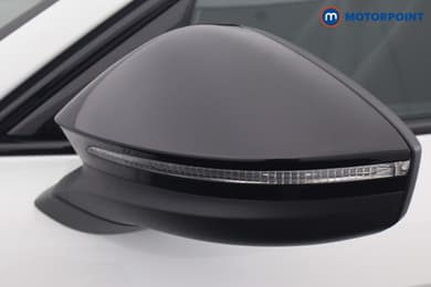 Volkswagen Passat R-Line Automatic Petrol Plug-In Hybrid Estate - Stock Number (1669004) - 28th supplementary image
