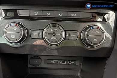 Volkswagen Tiguan Match Manual Petrol SUV - Stock Number (1668640) - 16th supplementary image