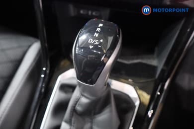 Volkswagen T-Roc R-Line Automatic Petrol SUV - Stock Number (1670087) - 5th supplementary image