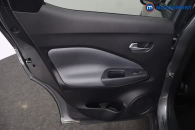 Nissan Juke Tekna Manual Petrol SUV - Stock Number (1658496) - 35th supplementary image