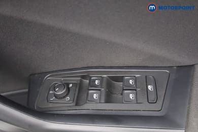 Volkswagen T-Roc Life Manual Petrol SUV - Stock Number (1670886) - 10th supplementary image