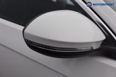 Volkswagen T-Roc Life Manual Petrol SUV - Stock Number (1670886) - 19th supplementary image