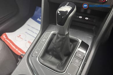 Volkswagen Tiguan Life Automatic Petrol SUV - Stock Number (1669090) - 16th supplementary image