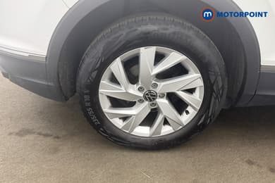 Volkswagen Tiguan Life Automatic Petrol SUV - Stock Number (1669090) - 24th supplementary image