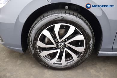 Volkswagen Golf Active Automatic Petrol Hatchback - Stock Number (1673235) - 38th supplementary image