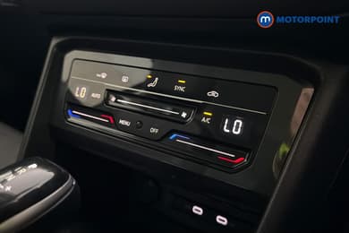 Volkswagen Tiguan Life Automatic Petrol SUV - Stock Number (1660271) - 12th supplementary image