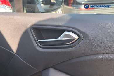 Renault Clio Evolution Manual Petrol Hatchback - Stock Number (1665118) - 2nd supplementary image