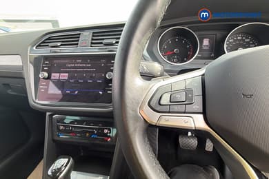 Volkswagen Tiguan Life Automatic Petrol SUV - Stock Number (1670112) - 3rd supplementary image