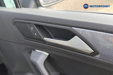 Volkswagen Tiguan Life Automatic Petrol SUV - Stock Number (1670112) - 42nd supplementary image