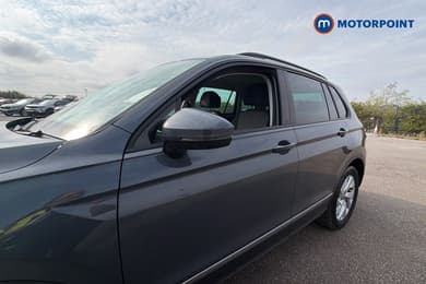 Volkswagen Tiguan Life Automatic Petrol SUV - Stock Number (1670112) - 43rd supplementary image