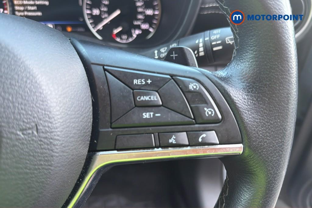 Nissan Juke N-Connecta Automatic Petrol SUV - Stock Number (1668946) - 8th supplementary image