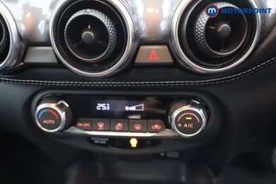 Nissan Juke N-Connecta Automatic Petrol SUV - Stock Number (1669781) - 3rd supplementary image