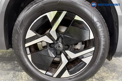 Peugeot 2008 Allure Manual Petrol SUV - Stock Number (1665825) - 19th supplementary image