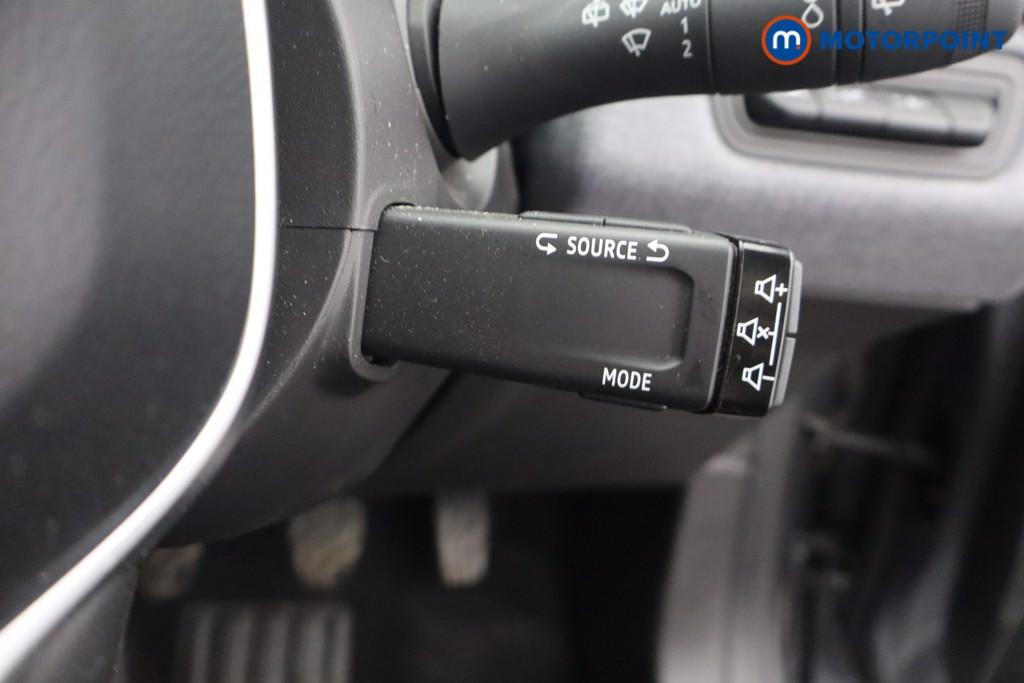 Renault Clio Evolution Manual Petrol Hatchback - Stock Number (1669823) - 8th supplementary image