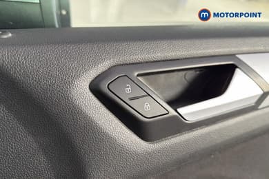 Volkswagen T-Roc Life Manual Petrol SUV - Stock Number (1673728) - 17th supplementary image