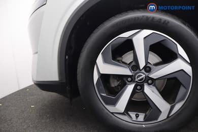 Nissan Qashqai N-Connecta Manual Petrol SUV - Stock Number (1670430) - 28th supplementary image
