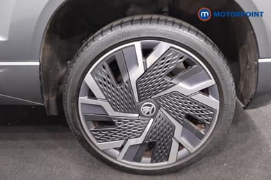 Skoda Karoq Sportline Manual Petrol SUV - Stock Number (1671820) - 18th supplementary image